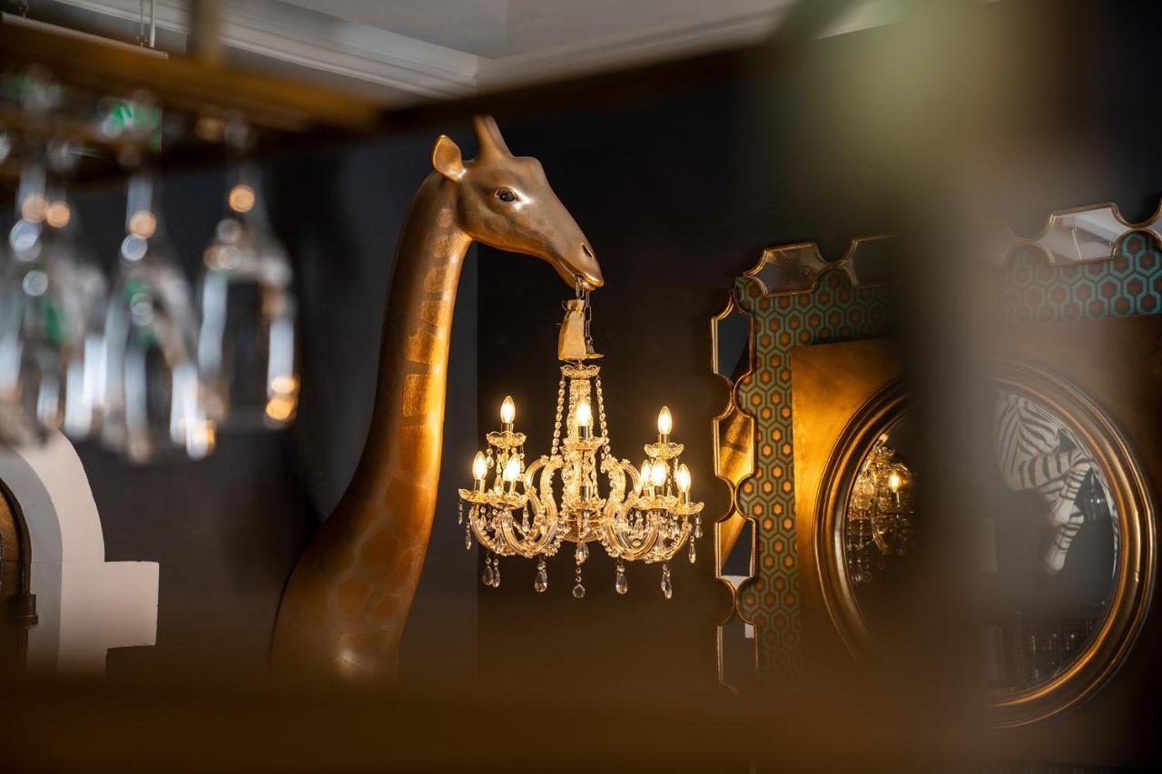 Lanelay Hall Hotel & Spa Hensol Bagian luar foto The Giraffe Bar