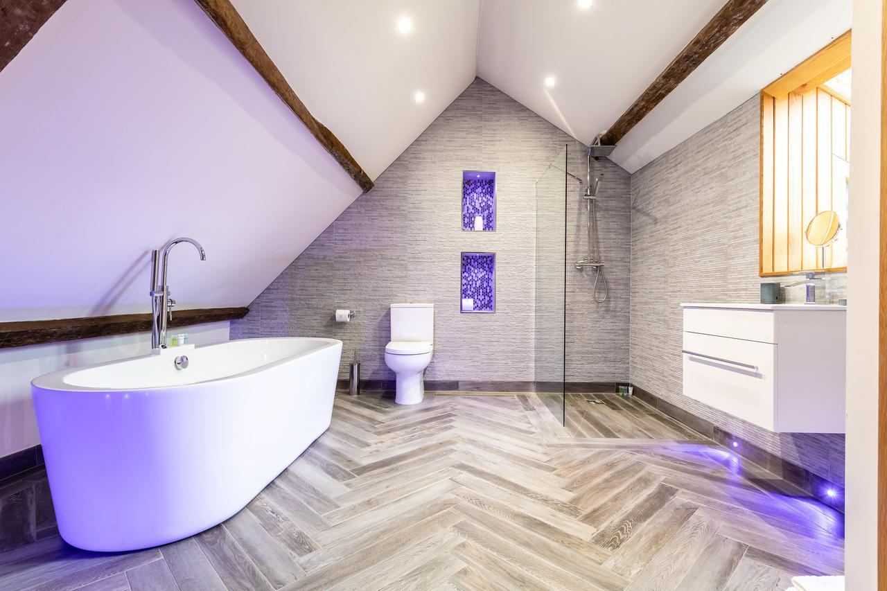 Lanelay Hall Hotel & Spa Hensol Bagian luar foto Bathroom